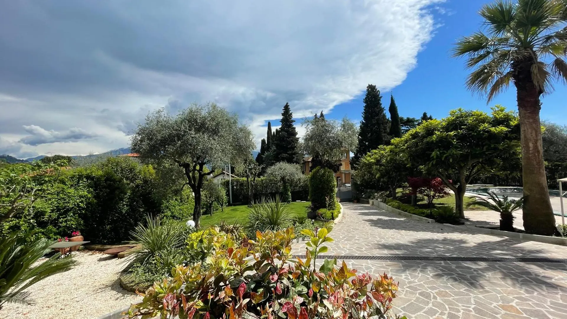Villa Lou Toscolano-Maderno Bed & Breakfast